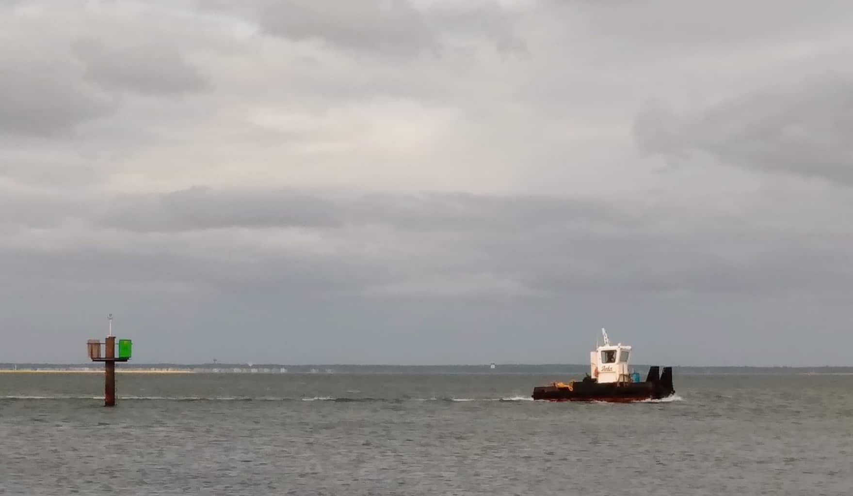 Small tug heading north on the ICW Sept 2019. North Beach Haven